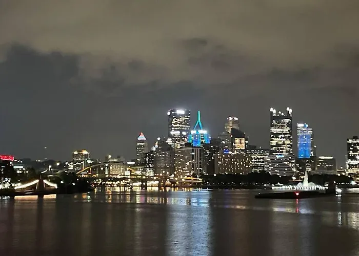 Luxury At The Point Easy Access To And From Downtown 24-7 Parking Apartment Pittsburgh