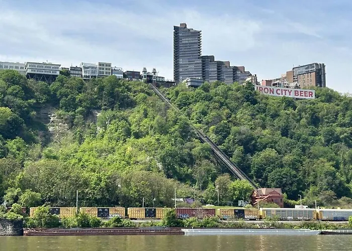 Luxury At The Point Easy Access To And From Downtown 24-7 Parking Apartment *